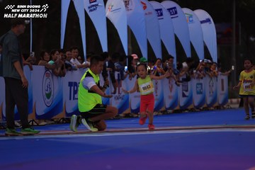 BINH DUONG NEW CITY HALF MARATHON 2024 - Ảnh #1729225