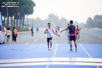 BINH DUONG NEW CITY HALF MARATHON 2024 - Ảnh #1772663