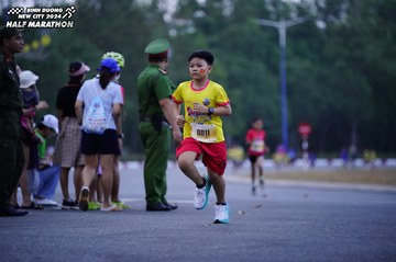 BINH DUONG NEW CITY HALF MARATHON 2024 - Ảnh #1725009