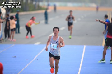 BINH DUONG NEW CITY HALF MARATHON 2024 - Ảnh #1738906