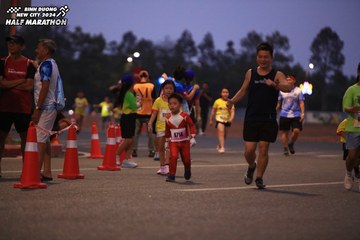 BINH DUONG NEW CITY HALF MARATHON 2024 - Ảnh #1728452