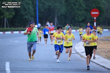 BINH DUONG NEW CITY HALF MARATHON 2024 - Ảnh #1726182