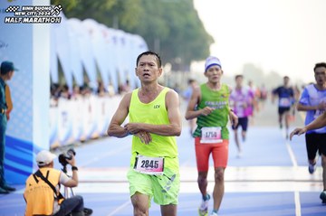 BINH DUONG NEW CITY HALF MARATHON 2024 - Ảnh #1761371