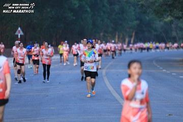 BINH DUONG NEW CITY HALF MARATHON 2024 - Ảnh #1771849