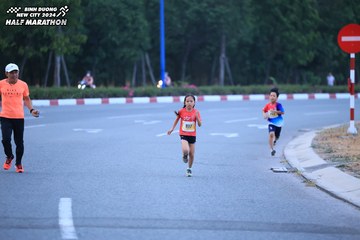 BINH DUONG NEW CITY HALF MARATHON 2024 - Ảnh #1726124