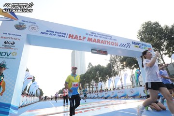 BINH DUONG NEW CITY HALF MARATHON 2024 - Ảnh #1821558