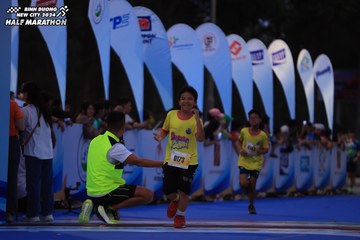 BINH DUONG NEW CITY HALF MARATHON 2024 - Ảnh #1729138