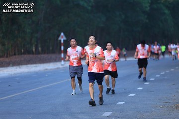 BINH DUONG NEW CITY HALF MARATHON 2024 - Ảnh #1750466