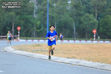 BINH DUONG NEW CITY HALF MARATHON 2024 - Ảnh #1735771