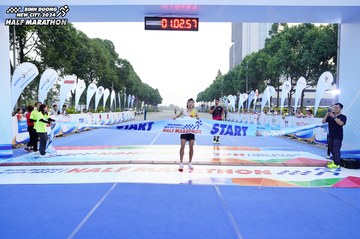 BINH DUONG NEW CITY HALF MARATHON 2024 - Ảnh #1770680