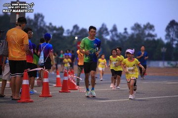 BINH DUONG NEW CITY HALF MARATHON 2024 - Ảnh #1728199