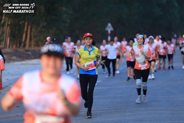 BINH DUONG NEW CITY HALF MARATHON 2024 - Ảnh #1772122