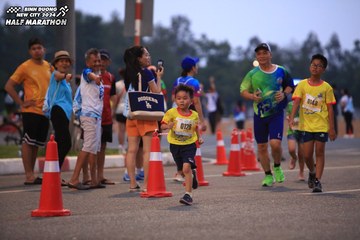 BINH DUONG NEW CITY HALF MARATHON 2024 - Ảnh #1728082