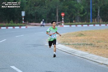 BINH DUONG NEW CITY HALF MARATHON 2024 - Ảnh #1735372