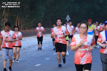 BINH DUONG NEW CITY HALF MARATHON 2024 - Ảnh #1750844