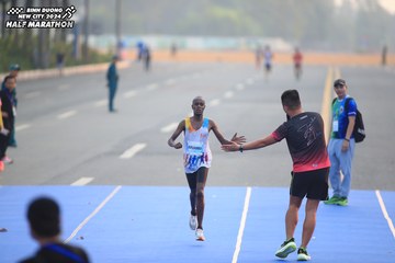 BINH DUONG NEW CITY HALF MARATHON 2024 - Ảnh #1738819