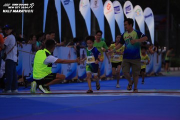 BINH DUONG NEW CITY HALF MARATHON 2024 - Ảnh #1729127