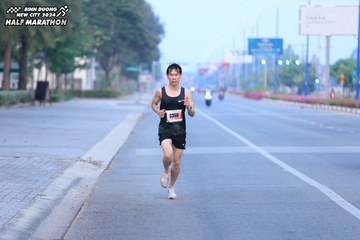 BINH DUONG NEW CITY HALF MARATHON 2024 - Ảnh #1765339
