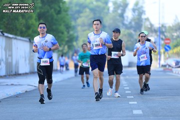 BINH DUONG NEW CITY HALF MARATHON 2024 - Ảnh #1768215