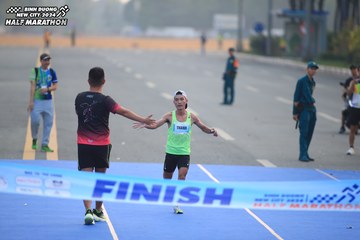 BINH DUONG NEW CITY HALF MARATHON 2024 - Ảnh #1738588