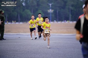BINH DUONG NEW CITY HALF MARATHON 2024 - Ảnh #1725381