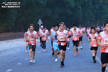 BINH DUONG NEW CITY HALF MARATHON 2024 - Ảnh #1750692