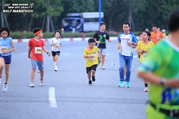 BINH DUONG NEW CITY HALF MARATHON 2024 - Ảnh #1726526