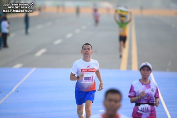 BINH DUONG NEW CITY HALF MARATHON 2024 - Ảnh #1738387