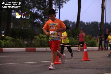 BINH DUONG NEW CITY HALF MARATHON 2024 - Ảnh #1728360