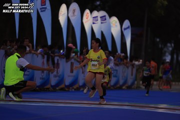 BINH DUONG NEW CITY HALF MARATHON 2024 - Ảnh #1729191