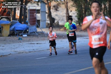 BINH DUONG NEW CITY HALF MARATHON 2024 - Ảnh #1750629