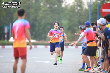 BINH DUONG NEW CITY HALF MARATHON 2024 - Ảnh #1736343
