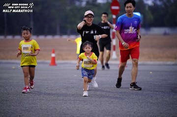 BINH DUONG NEW CITY HALF MARATHON 2024 - Ảnh #1725893