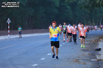 BINH DUONG NEW CITY HALF MARATHON 2024 - Ảnh #1750347