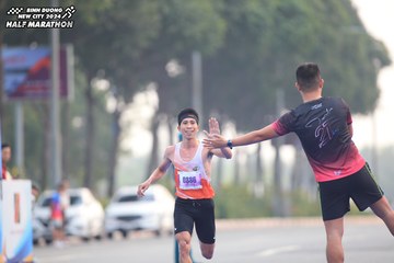 BINH DUONG NEW CITY HALF MARATHON 2024 - Ảnh #1738477