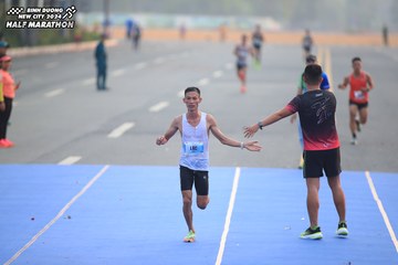 BINH DUONG NEW CITY HALF MARATHON 2024 - Ảnh #1738861