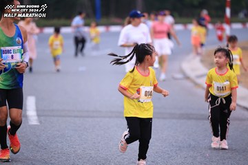 BINH DUONG NEW CITY HALF MARATHON 2024 - Ảnh #1727042