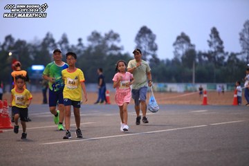 BINH DUONG NEW CITY HALF MARATHON 2024 - Ảnh #1728079