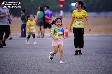 BINH DUONG NEW CITY HALF MARATHON 2024 - Ảnh #1725654