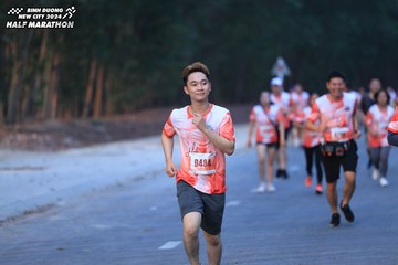 BINH DUONG NEW CITY HALF MARATHON 2024 - Ảnh #1750704