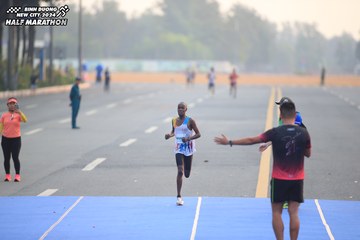 BINH DUONG NEW CITY HALF MARATHON 2024 - Ảnh #1738809