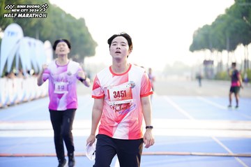 BINH DUONG NEW CITY HALF MARATHON 2024 - Ảnh #1758344