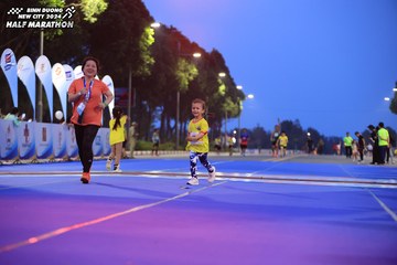 BINH DUONG NEW CITY HALF MARATHON 2024 - Ảnh #1729338