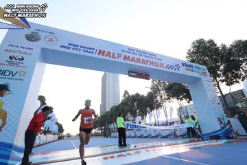 BINH DUONG NEW CITY HALF MARATHON 2024 - Ảnh #1738376