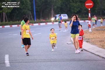 BINH DUONG NEW CITY HALF MARATHON 2024 - Ảnh #1727079