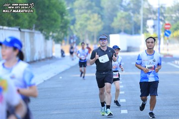 BINH DUONG NEW CITY HALF MARATHON 2024 - Ảnh #1770234