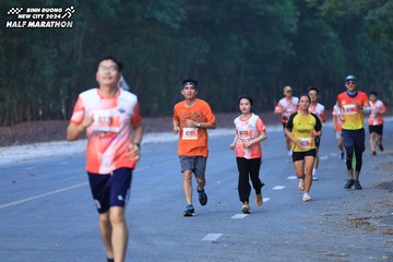BINH DUONG NEW CITY HALF MARATHON 2024 - Ảnh #1750212