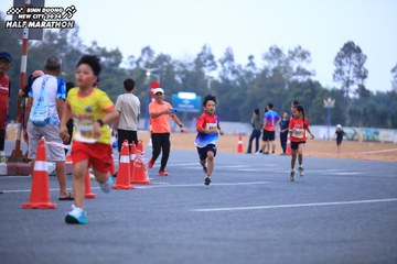 BINH DUONG NEW CITY HALF MARATHON 2024 - Ảnh #1727948