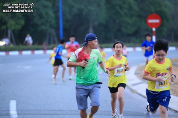 BINH DUONG NEW CITY HALF MARATHON 2024 - Ảnh #1726198