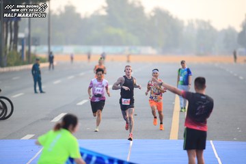 BINH DUONG NEW CITY HALF MARATHON 2024 - Ảnh #1739194